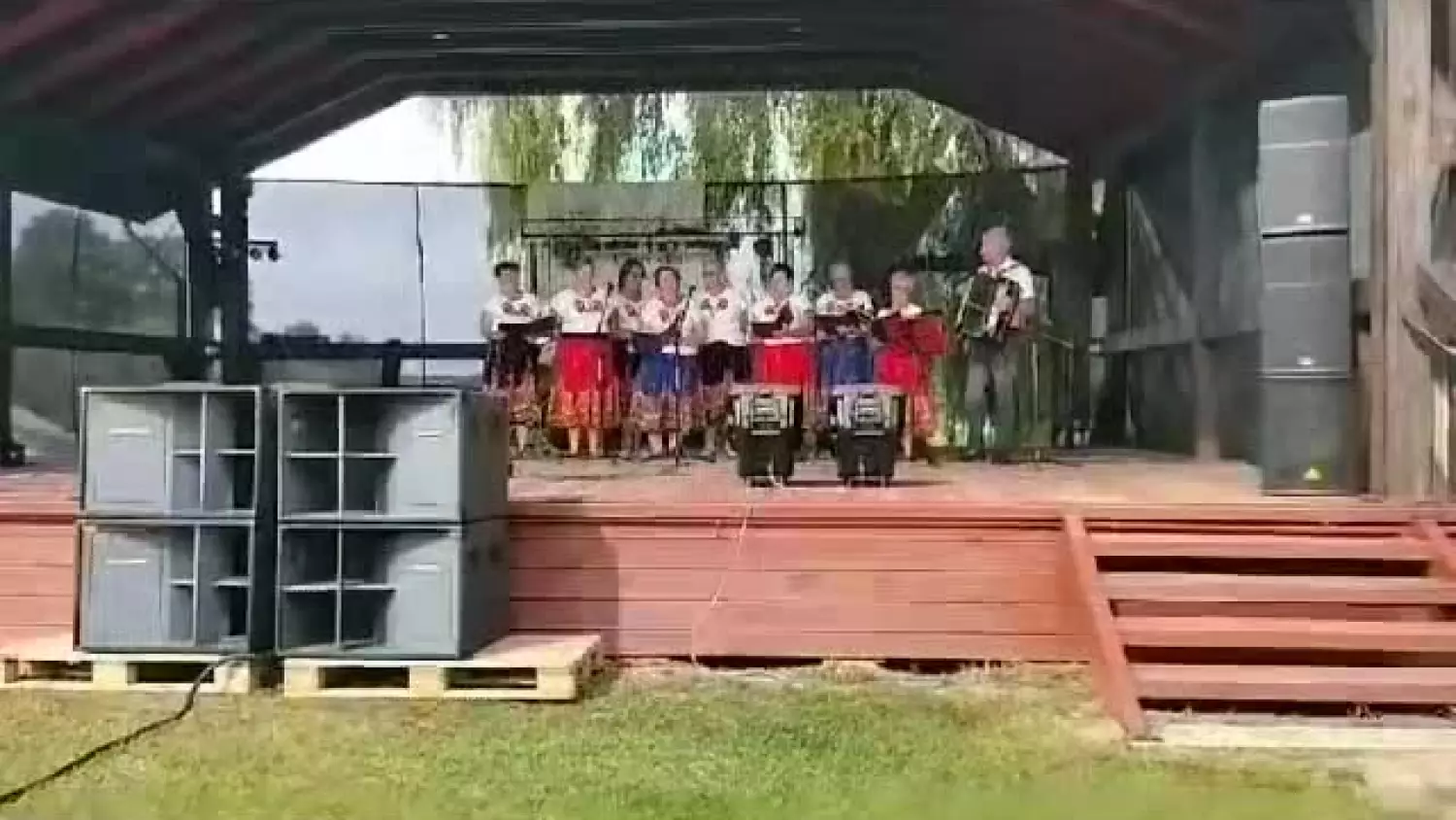 10000000-5794421700661536-4371136451139560062-n.mp4