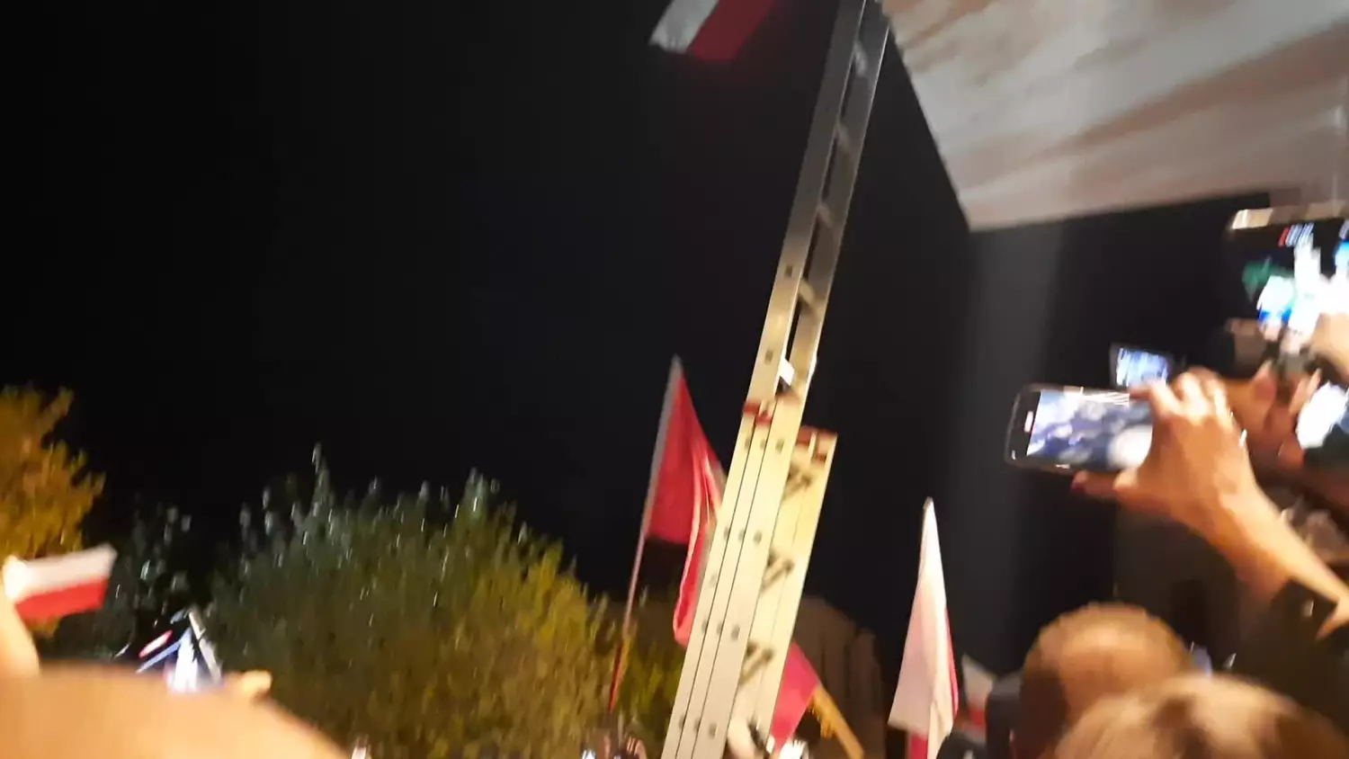 Flaga Ukrainy z Urzędu Miasta w Białej Podlaskiej została zdjęta [WIDEO]