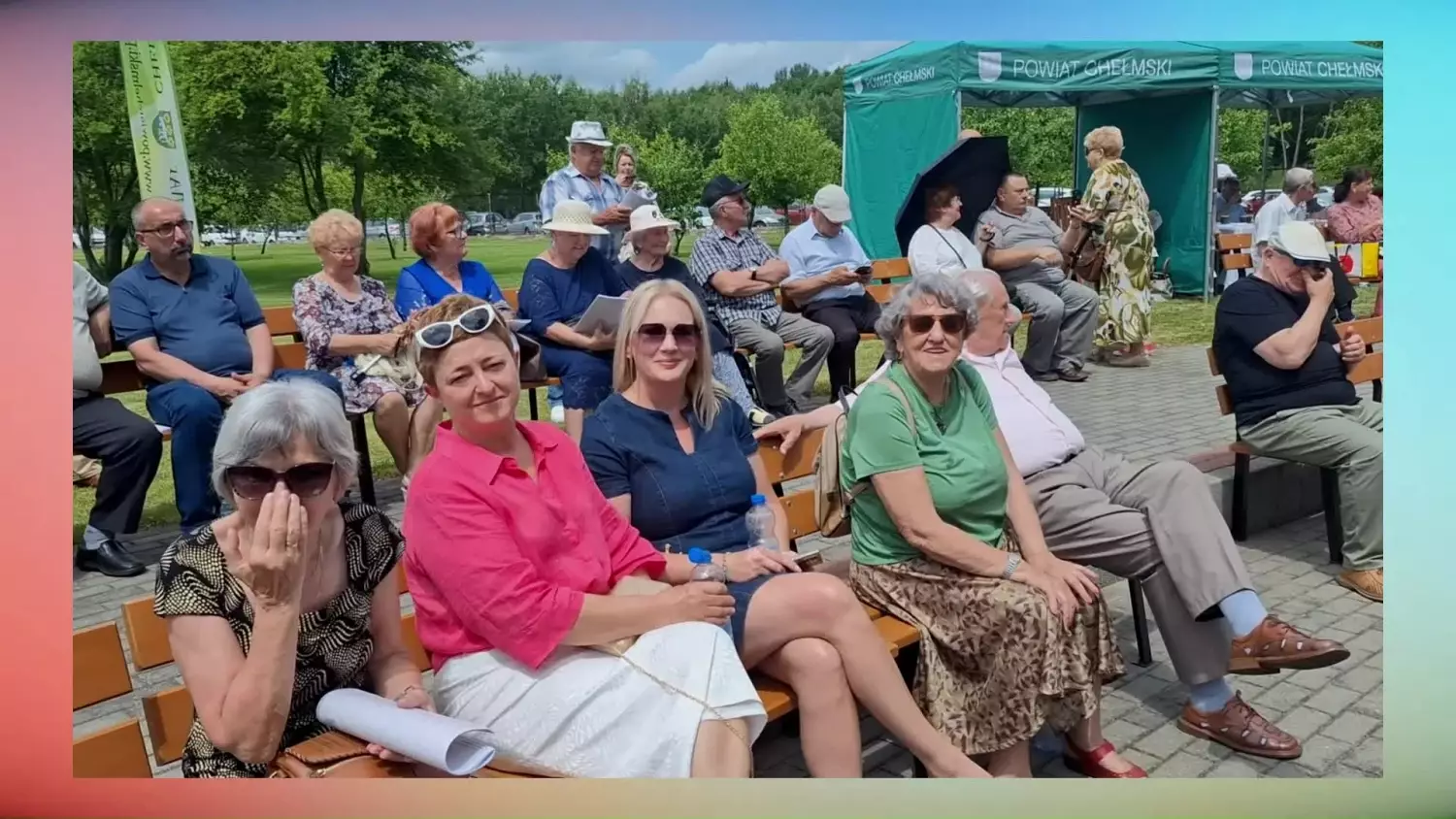 III Powiatowy Festiwal Piosenki Biesiadnej i Święto Rodzin Zastępczych w Nowinach [FILM]