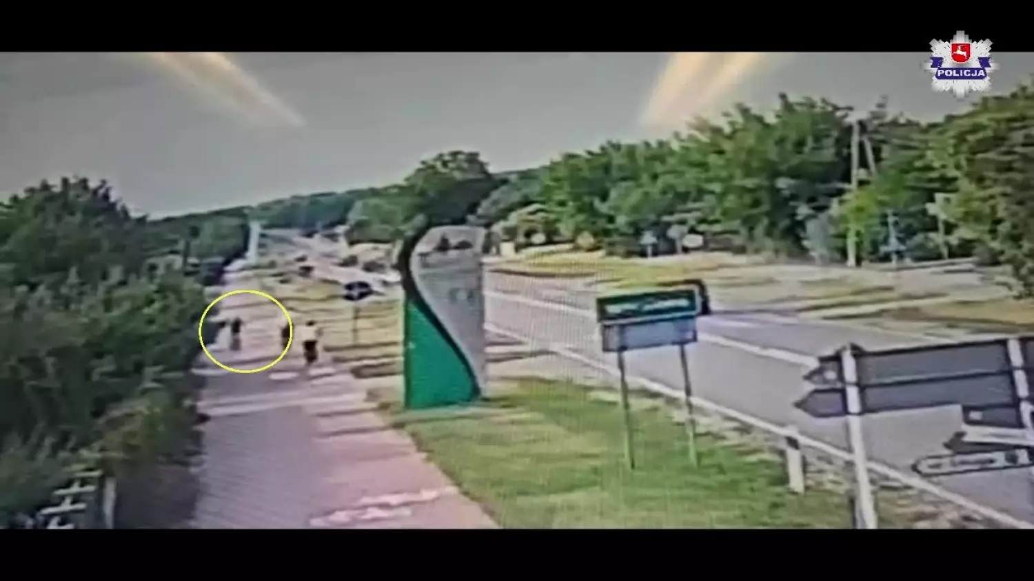 Zderzenie renault z 13-letnim rowerzystą w Susznie. Chłopak trafił do szpitala [FILM]