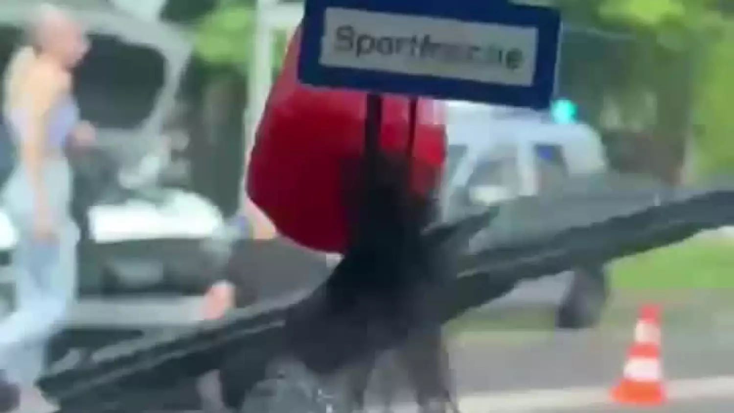 Chełm. Zderzenie trzech aut przy rondzie Jana Pawła II [FILM]