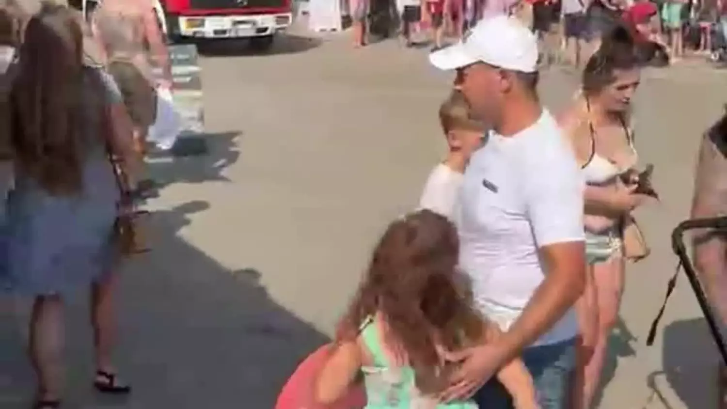 Akcja ratunkowa nad Jeziorem Białym! Mężczyzna spadł z materaca i zniknął pod wodą [FILM]