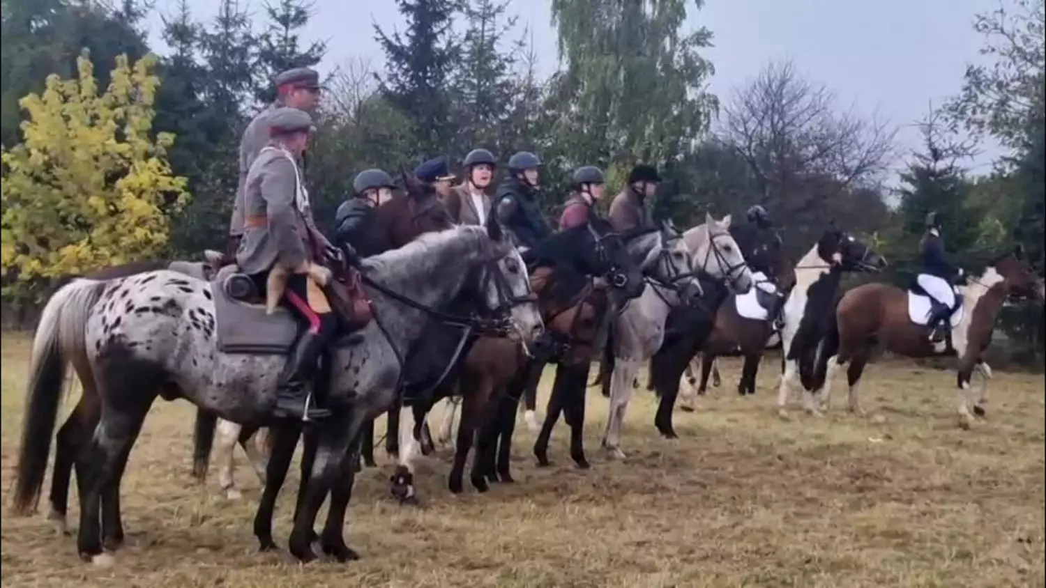 Hubertus w Horodyszczu po raz trzeci. Była gonitwa za lisem i zawody z konikami na patykach [FILM]