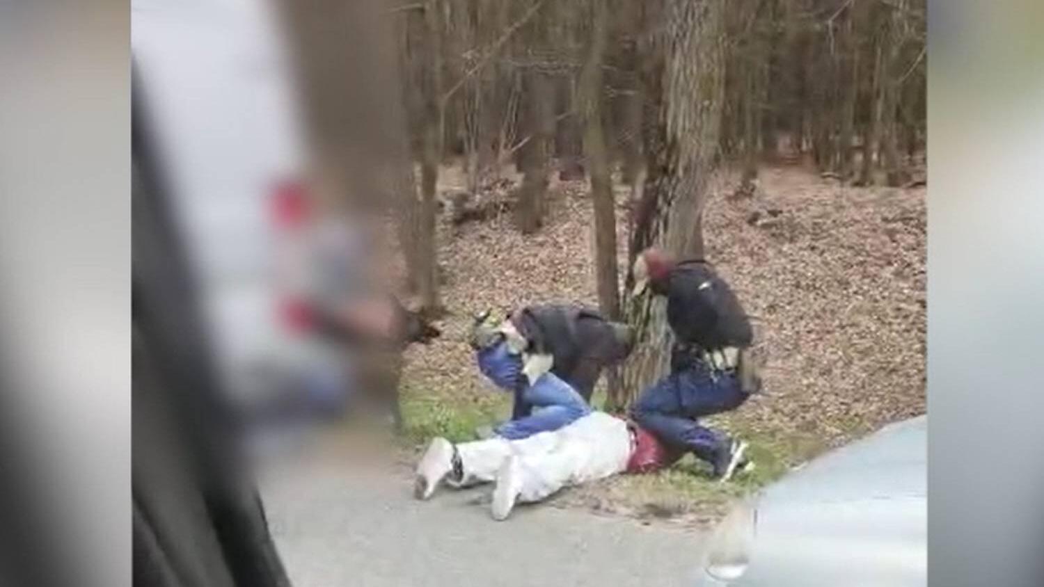 10 lat nie wystarczyło. Groźny handlarz bronią znów w rękach policji [FILM]