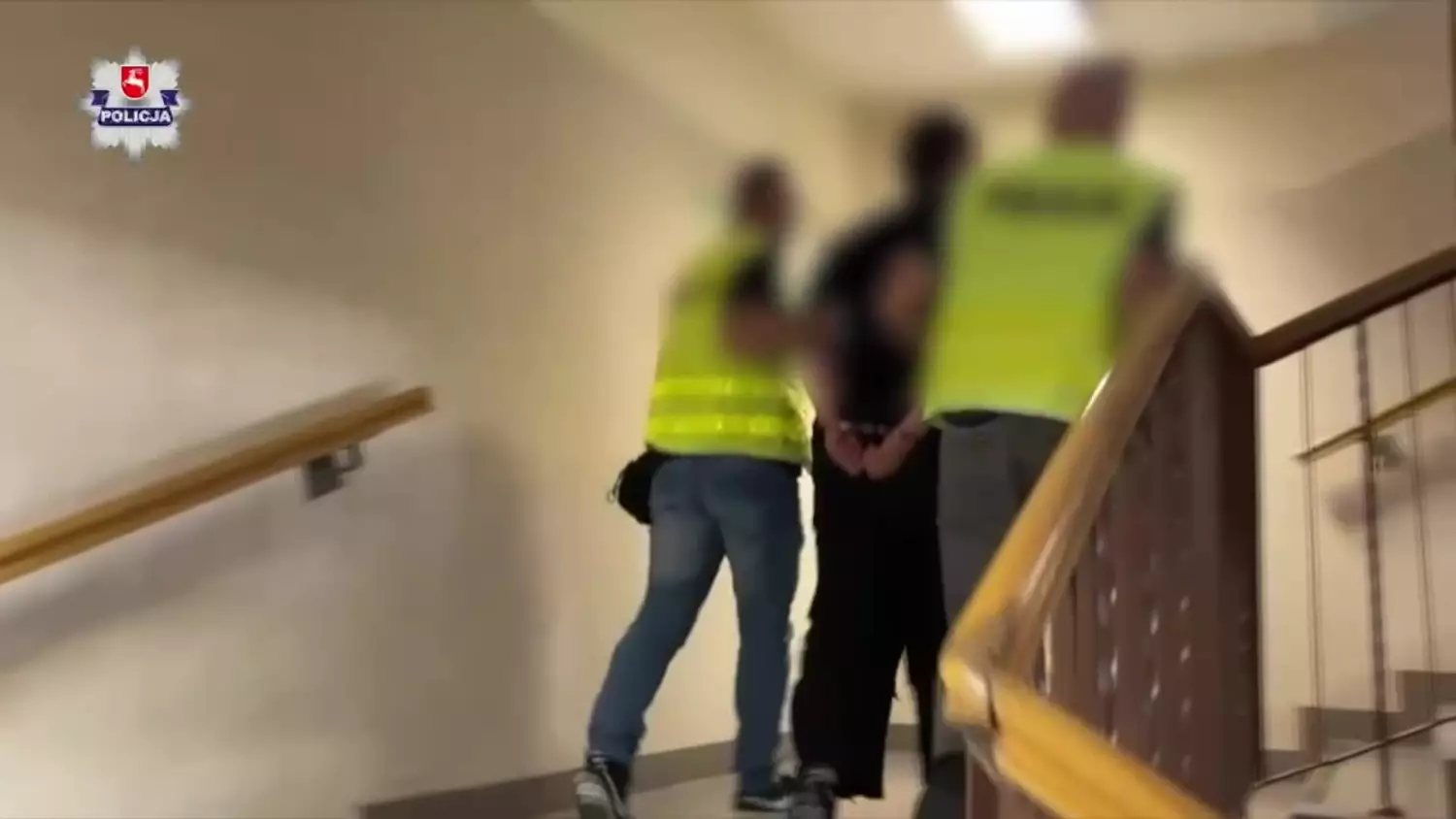 Wyłudzili oszczędności od seniorki. 19-letni Chełmianin i jego wspólnicy trafili do aresztu [FILM]