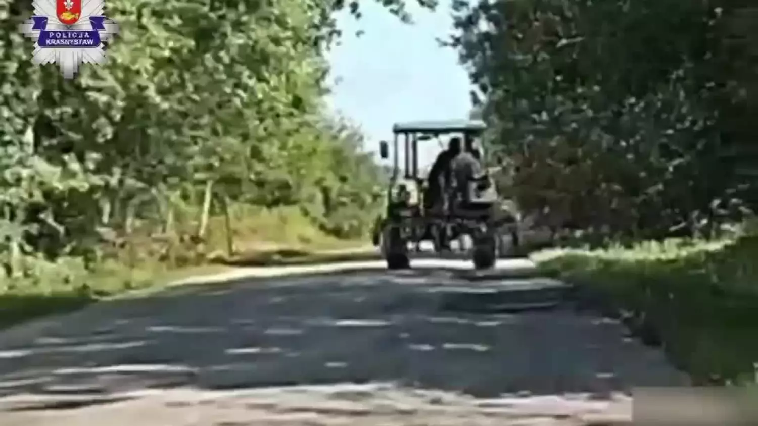 Świadkowie zatrzymali pijanego traktorzystę. 70-latek z gminy Krasnystaw miał blisko 2 promile [FILM]