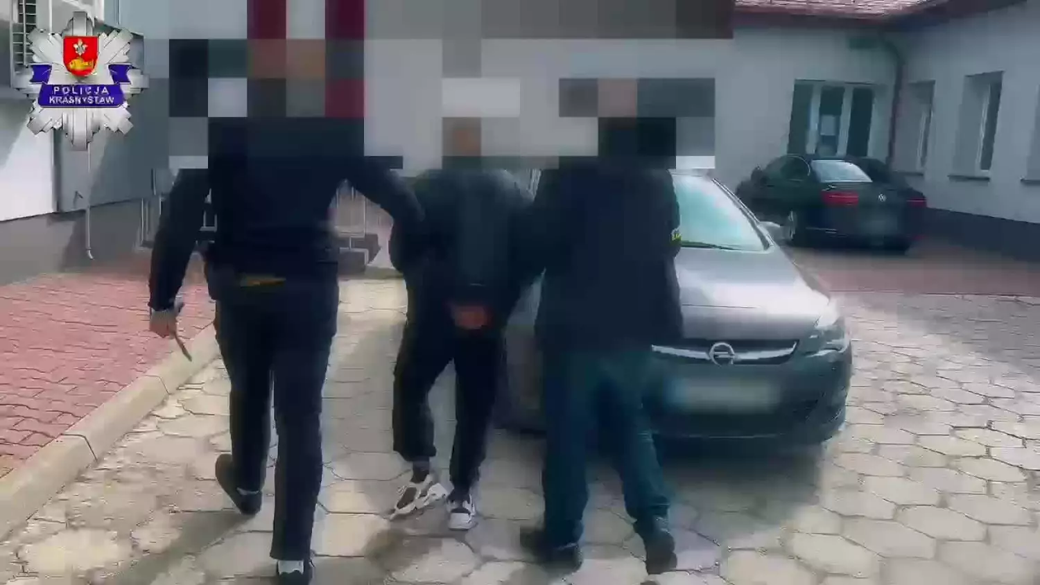 Zakopał w beczkach mefedron i marihuanę o wartości niemal 800 tysięcy złotych [ZDJĘCIA]